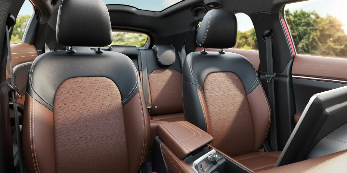 Front seats of the VinFast VF 7